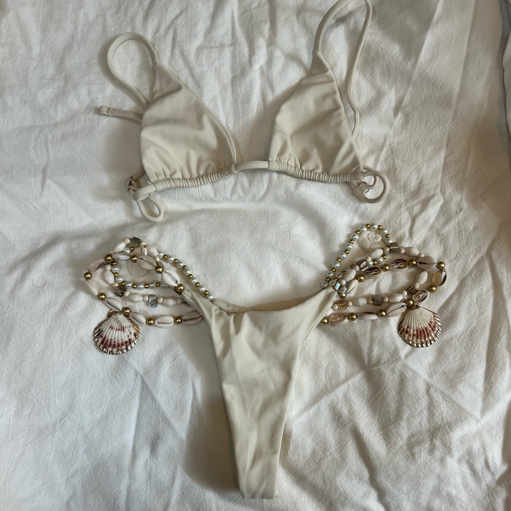 Andi Bagus shell bikini set